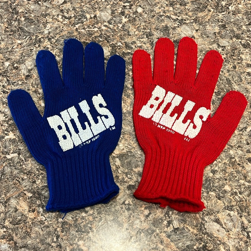 Vintage extra large knit Buffalo Bills gloves